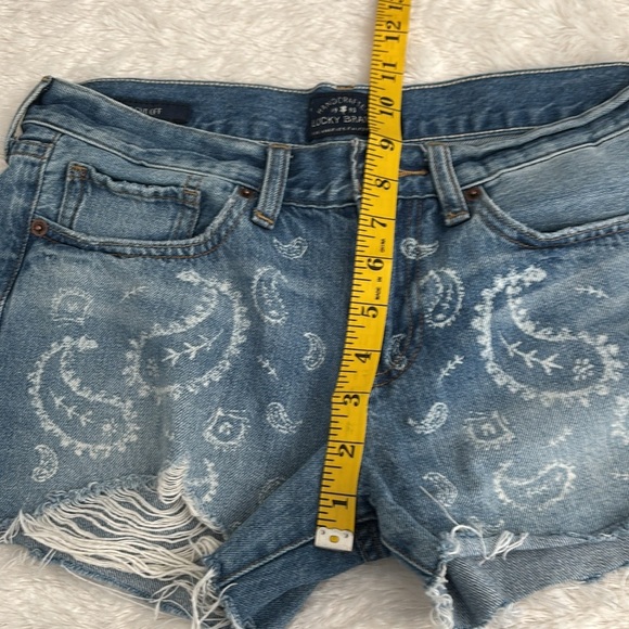 LUCKY BRAND Blue Paisley Distressed Denim Cut Off Shorts 2/26 - Picture 5 of 7